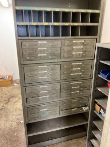 886479-22 Various cabinets with screw assortment