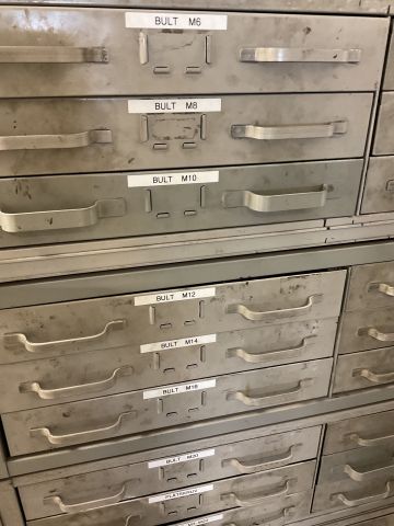 886479-23 Various cabinets with screw assortment