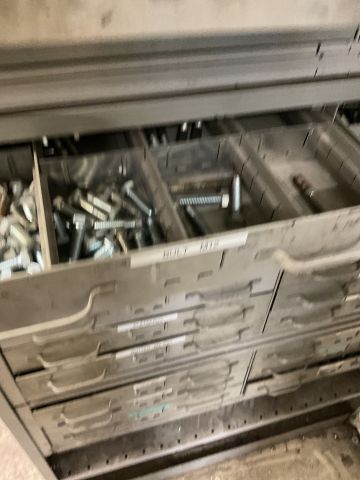 886479-25 Various cabinets with screw assortment