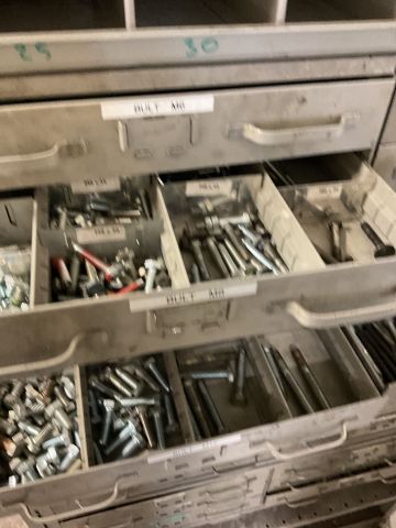 886479-26 Various cabinets with screw assortment