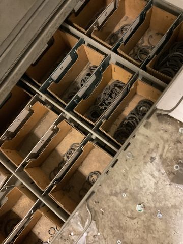 886479-30 Various cabinets with screw assortment