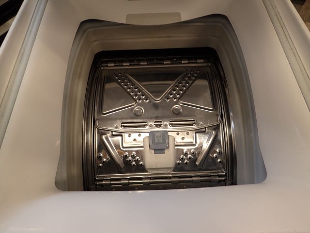 861621-10 Washing machine top fed 6 kg