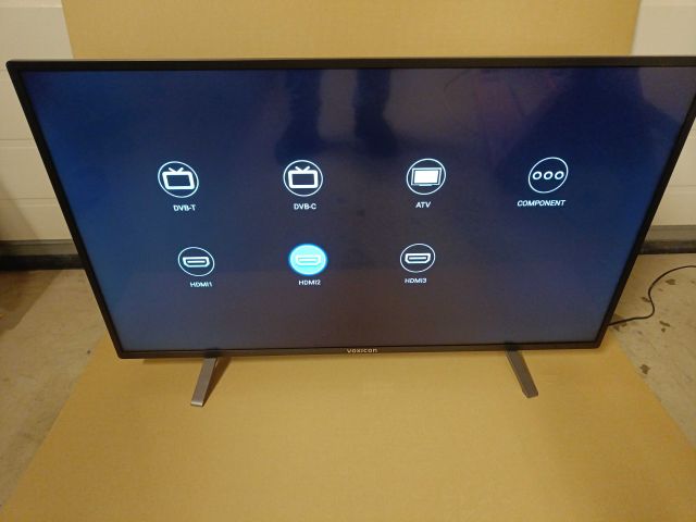 754378-5 43 "4K Smart TV Voxicon VXM243U