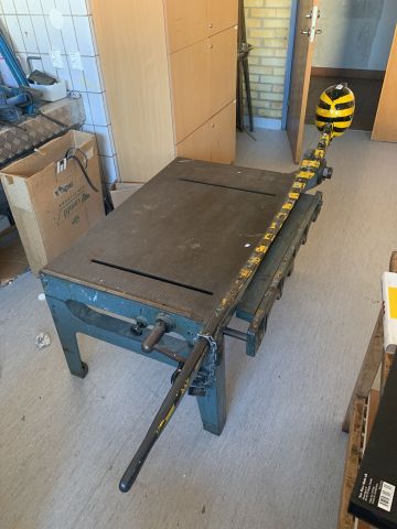 892510-24 Sheet metal scissors