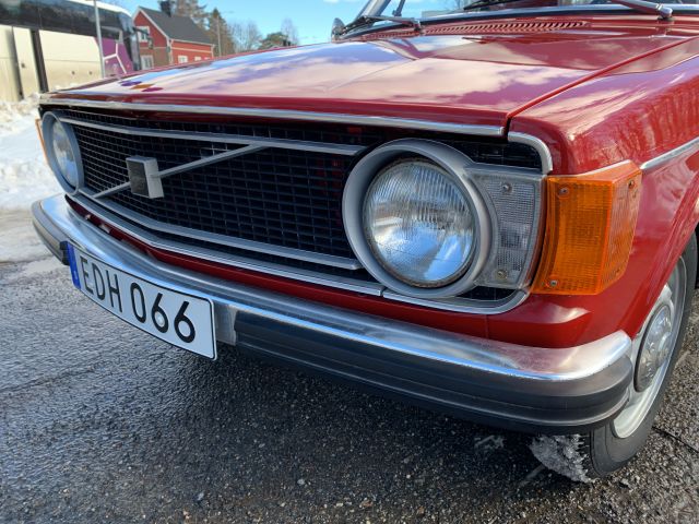 888415-12 Volvo 142 De Luxe - 1973