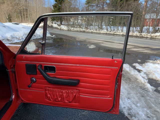 888415-25 Volvo 142 De Luxe - 1973