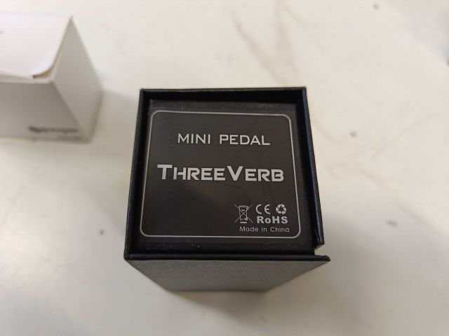887473-3 Power pedal Blacksheep Threeverb incl power adapter