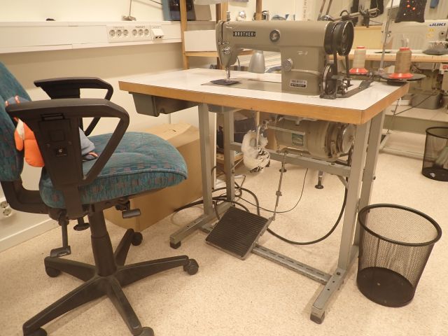 900802-4 Sewing machine Brother DB2-B757-3