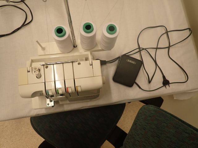 900803-4 Sewing Machine Singer 14U454B