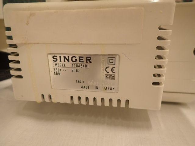 900803-6 Sewing Machine Singer 14U454B