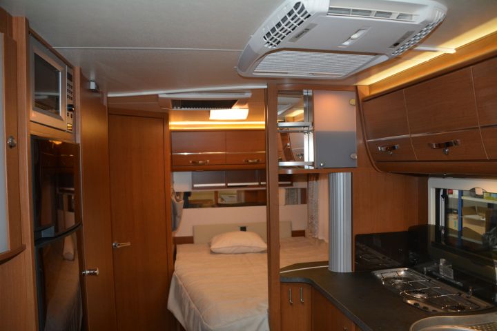 901738-5 Knaus W08 SW-Exclusive 550 UF, 2012
