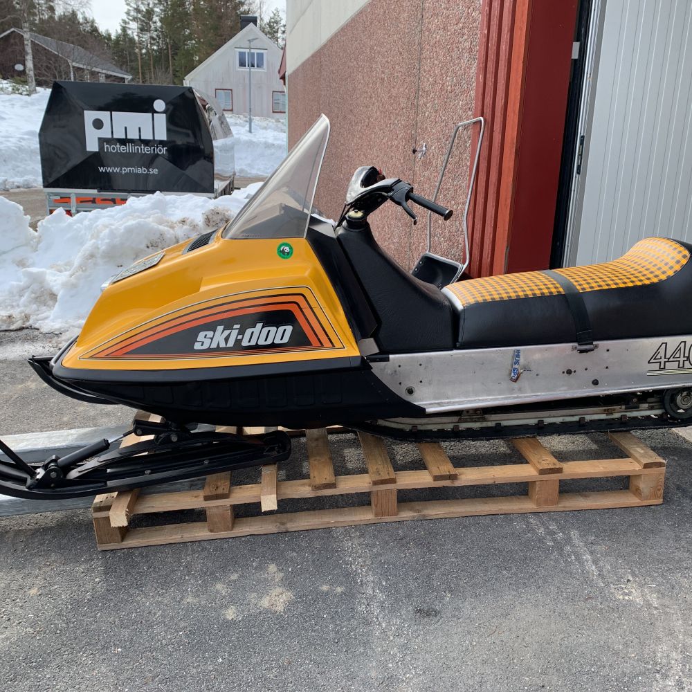 Veteran scooter Ski-doo Everest 440 -1978