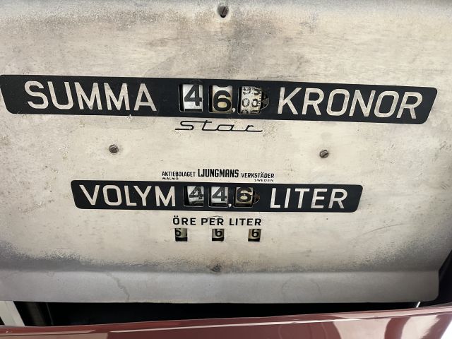 900798-4 Ljungman's petrol pump