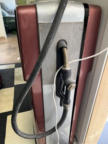 900798-8 Ljungman's petrol pump