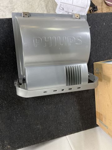 896688-4 New Industrial lamp Philips Tempo 3 Rvp351 SON-TPP 400W