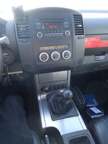 861665-73 Nissan King Cab Navara 2.5 dCi - 2012