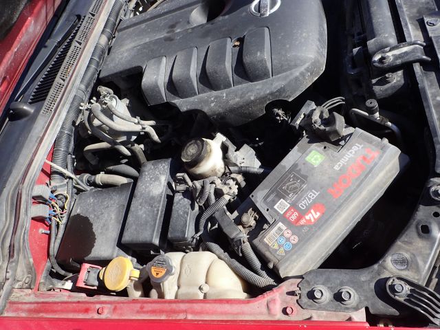 861665-83 Nissan King Cab Navara 2.5 dCi - 2012