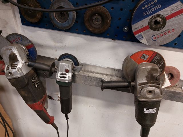 881364-5 Roundabout station with 3 machines and board with discs