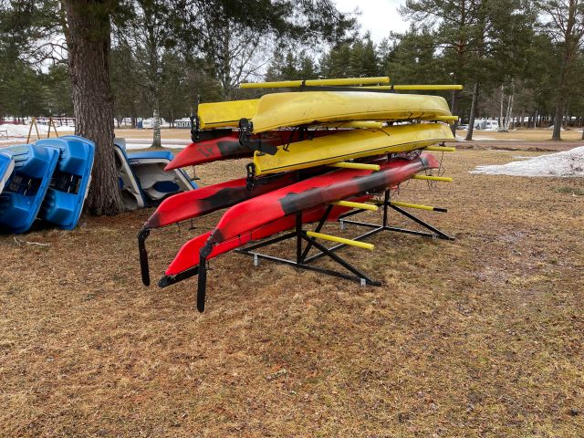 898815-2 Lot with kayaks 7 pcs and kayak stand
