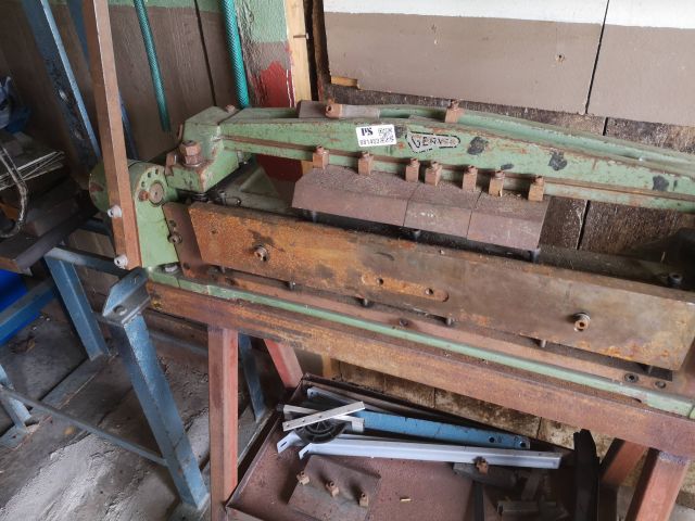 881453-2 Sheet metal working machine / scissors