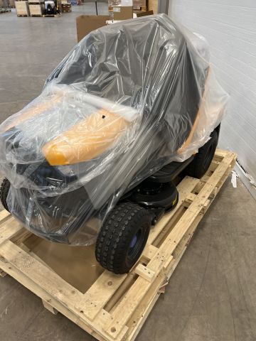 901848-10 Riding lawn mower STIGA e-Ride C300