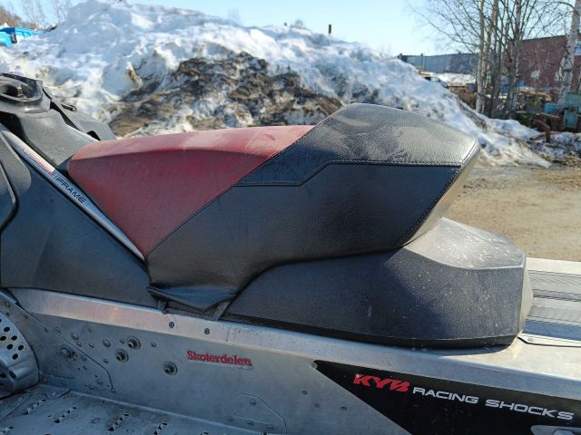 754384-18 Racing scooter project Lynx Rave Re 800 Pt - 2009 JNN514