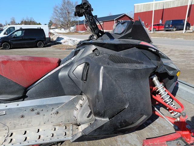 754384-29 Racing scooter project Lynx Rave Re 800 Pt - 2009 JNN514