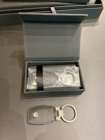 885996-7 Leaflets Hugo Boss keychains