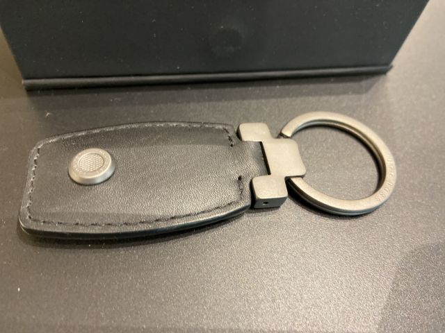 885996-8 Leaflets Hugo Boss keychains