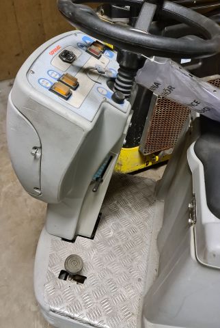 845865-6 COMAC Tripla 65B