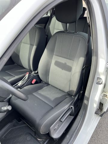 895190-18 Renault Megane Grandtour 1.6 E85 - 2011