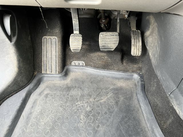 895190-22 Renault Megane Grandtour 1.6 E85 - 2011