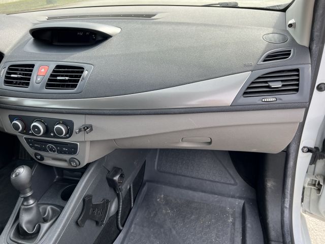 895190-26 Renault Megane Grandtour 1.6 E85 - 2011