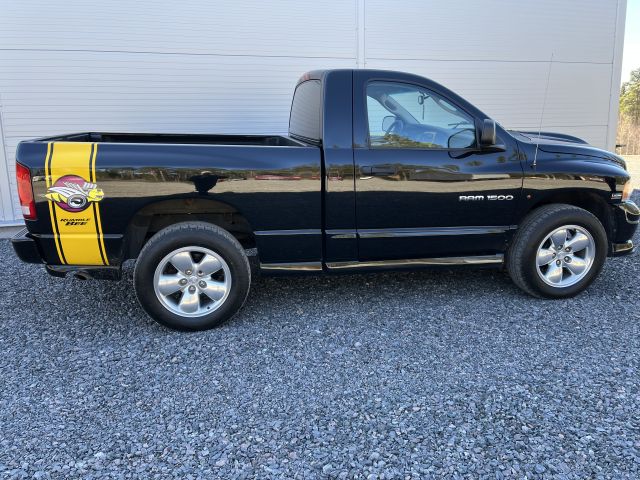 902718-2 Dodge Ram 5.7 Hemi 4x4 Rumble Bee limeted edition - 2004