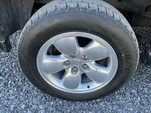 902718-30 Dodge Ram 5.7 Hemi 4x4 Rumble Bee limeted edition - 2004