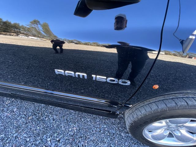 902718-18 Dodge Ram 5.7 Hemi 4x4 Rumble Bee limeted edition - 2004