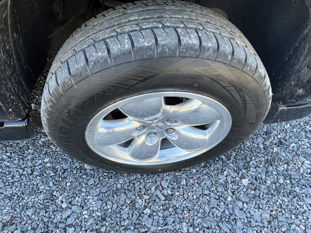 902718-32 Dodge Ram 5.7 Hemi 4x4 Rumble Bee limeted edition - 2004