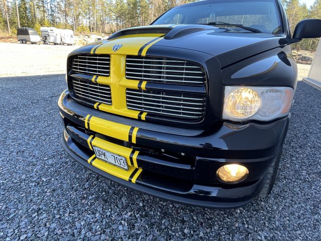 902718-12 Dodge Ram 5.7 Hemi 4x4 Rumble Bee limeted edition - 2004