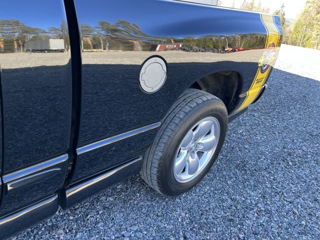 902718-21 Dodge Ram 5.7 Hemi 4x4 Rumble Bee limeted edition - 2004