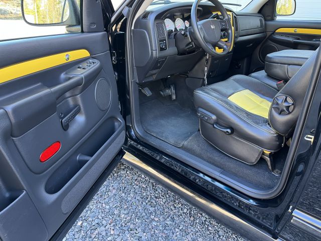 902718-33 Dodge Ram 5.7 Hemi 4x4 Rumble Bee limeted edition - 2004
