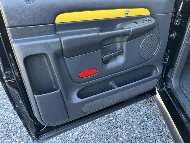902718-35 Dodge Ram 5.7 Hemi 4x4 Rumble Bee limeted edition - 2004