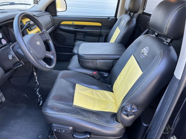902718-34 Dodge Ram 5.7 Hemi 4x4 Rumble Bee limeted edition - 2004