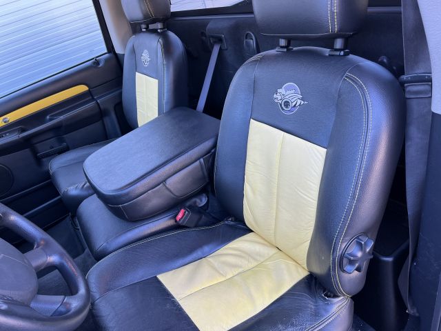 902718-36 Dodge Ram 5.7 Hemi 4x4 Rumble Bee limeted edition - 2004