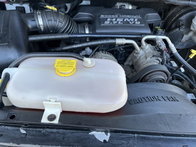 902718-44 Dodge Ram 5.7 Hemi 4x4 Rumble Bee limeted edition - 2004