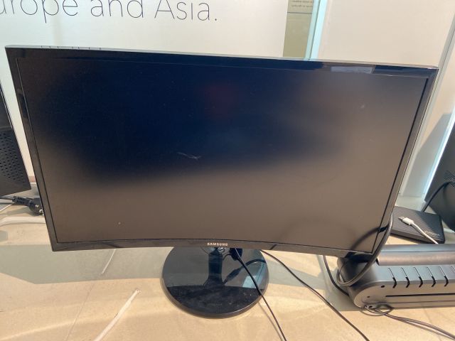 886029-6 Computer screens computer etc.