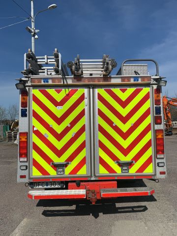 892577-4 Brandbil Volvo FL10 4*2 - 1998