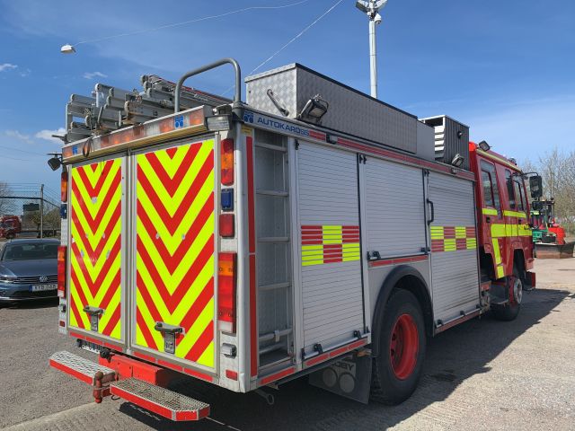 892577-5 Brandbil Volvo FL10 4*2 - 1998