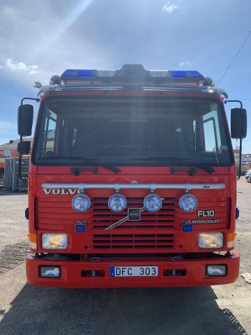892577-9 Brandbil Volvo FL10 4*2 - 1998
