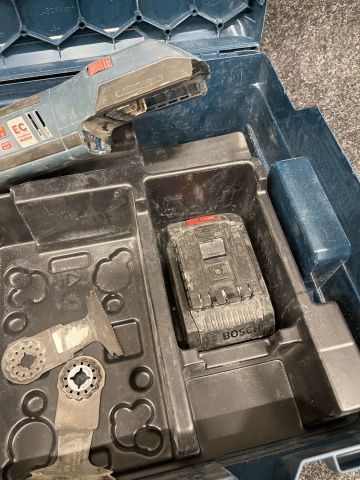 902918-2 Multimachine Bosch GOP 18V-28