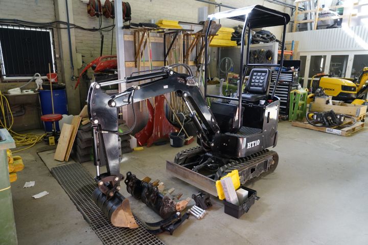 894207-1 Mini excavator Hightop Machinery HT10, 2021